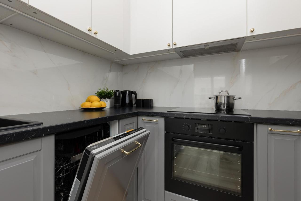 Stylish Apartment Kolejowa & Parking & Balcony By Noclegi Renters Warsaw Exterior photo